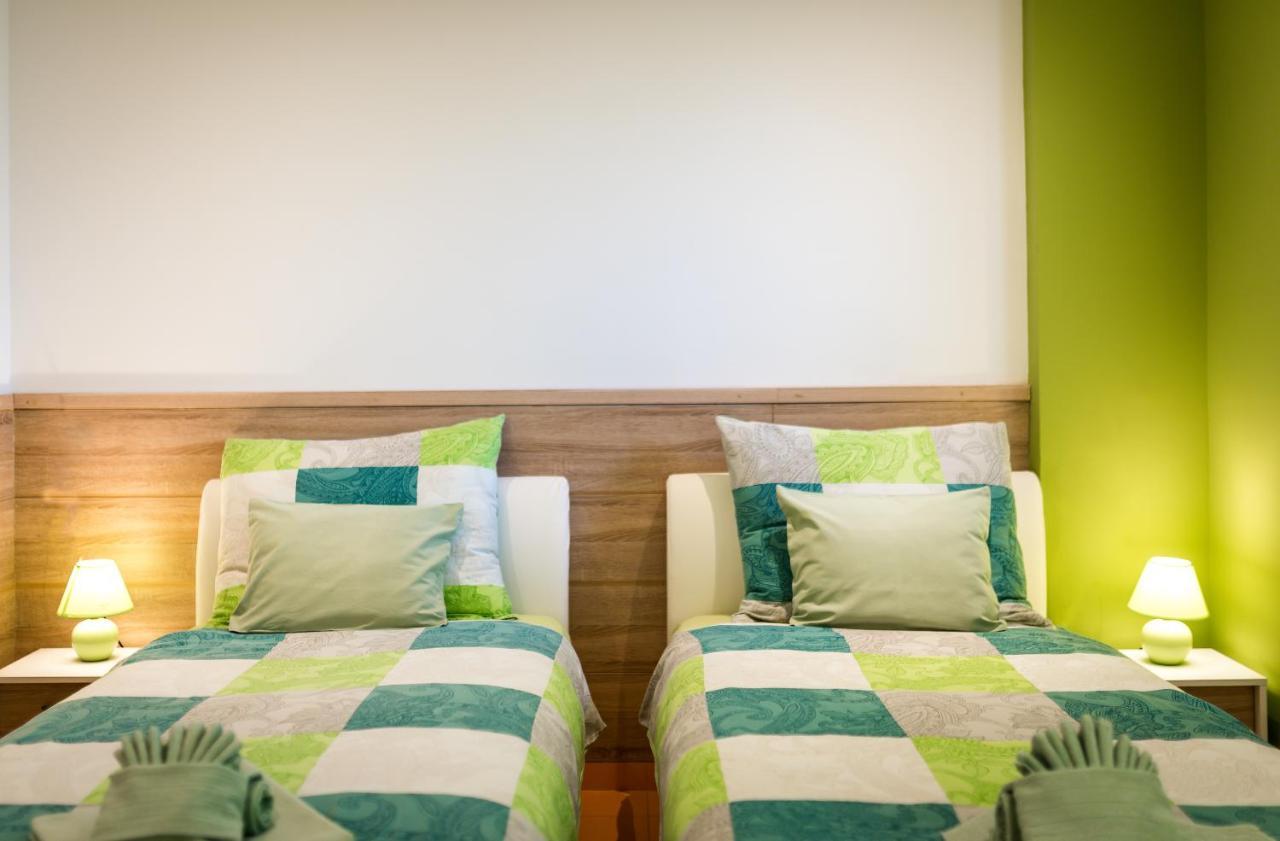 Guest House Slatki Snovi Knin Eksteriør billede