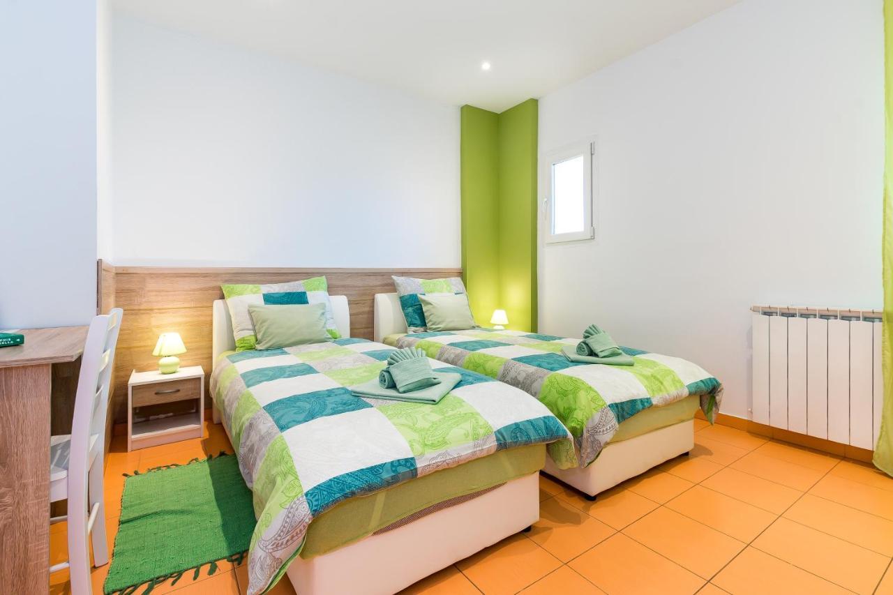 Guest House Slatki Snovi Knin Eksteriør billede