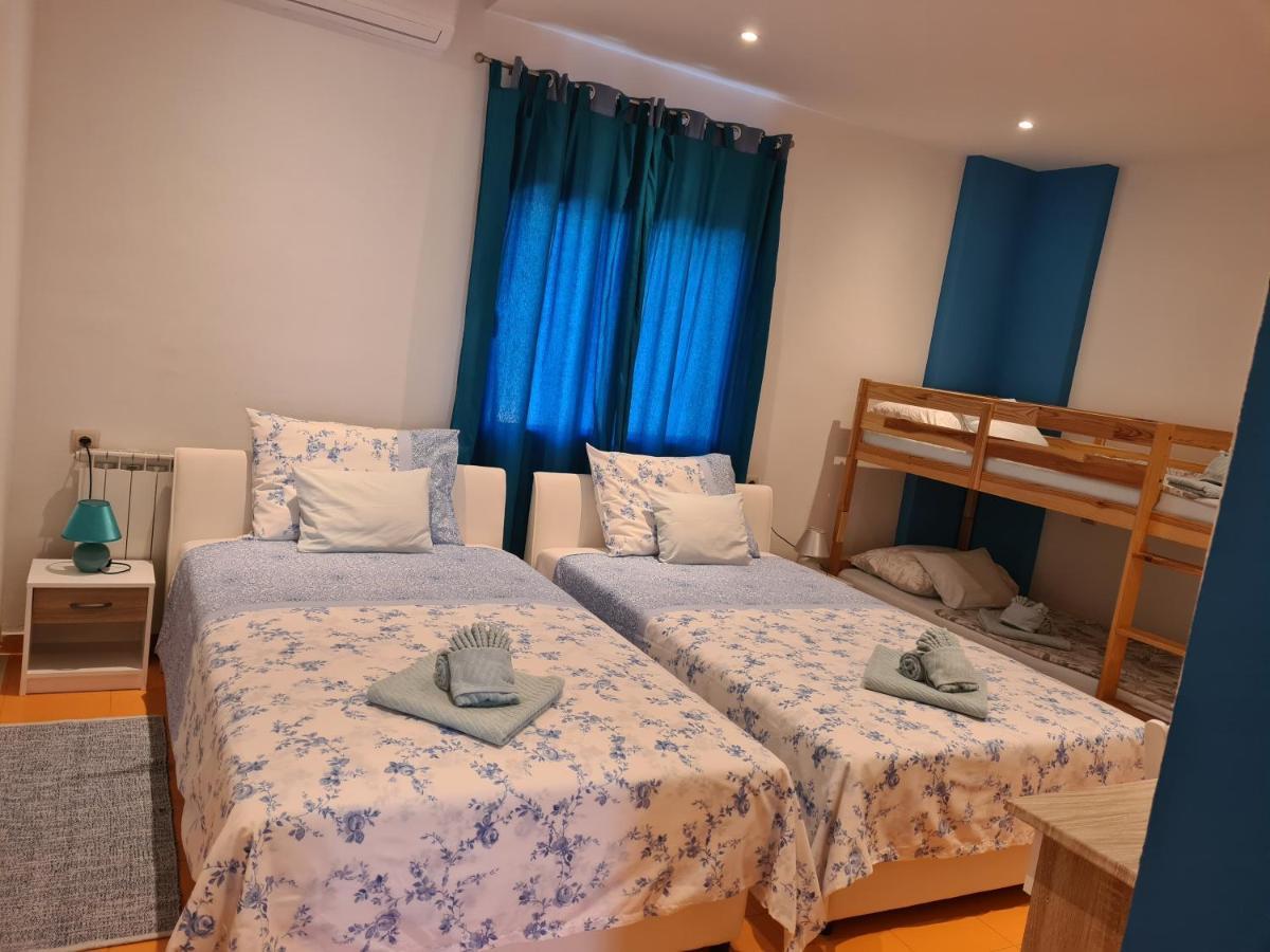 Guest House Slatki Snovi Knin Eksteriør billede