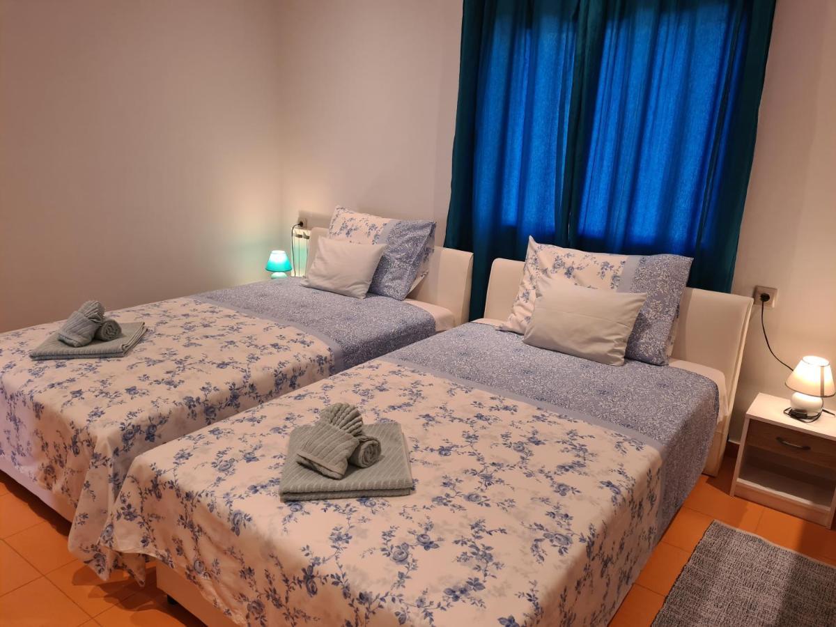 Guest House Slatki Snovi Knin Eksteriør billede